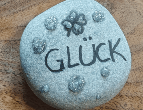 Glückssteine gestalten – ein Familienritual fürs neue Jahr