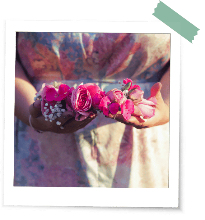 Rituale und Blessingway Ein ´rosafarbener Blumenkranz bei einem Blessingway-Ritual